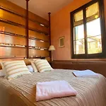 Ca Romantica a spacious apartment at ACCADEMIA
