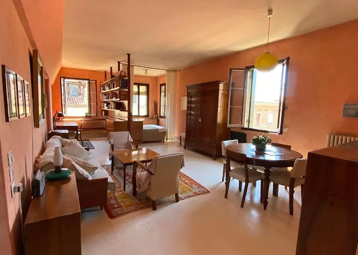 Ca Romantica a spacious apartment at ACCADEMIA